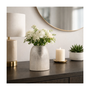 Jarrón de Flores de Aluminio Hecho a Mano por Diseñadores para Decoración del Hogar, Arreglos Florales y Decoración Interior de Lujo - Product Image 6
