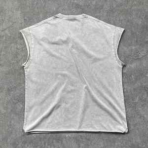 Débardeur Homme Streetwear Personnalisé, Coupe Courte et Boxy, Délavé à l'Acide, Effet Usé, en Soie Glacée, Compression, Grammage Lourd, pour l'Été - Product Image 3