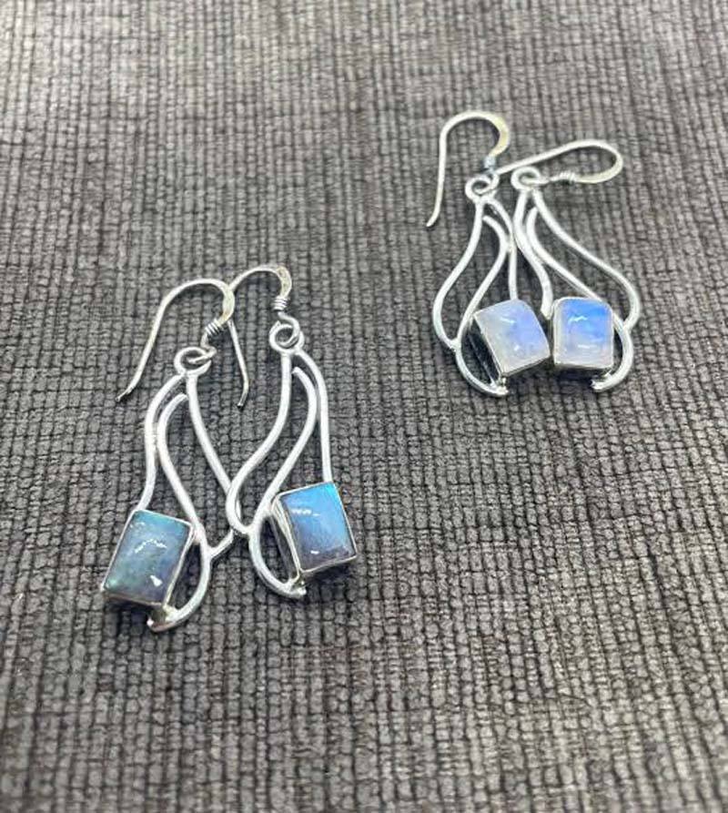 เช่นเดียวกับภาพ