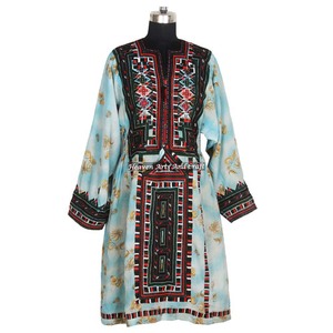 Vestido Balochi Tradicional Étnico Banjara de Estilo Vintage para Mujer, Vestido Bohemio Banjara Balochi con Bordado Hecho a Mano - Product Image 5