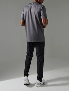 T-shirt de sport brodé personnalisé OEM en gros pour hommes, anti-humidité, doux et respirant, tissu 220g, motif 3D uni - Product Image 2