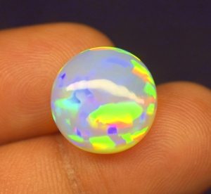 Ópalo Natural Multifuego de Alta Calidad, 5.8 CT, Corte Brillante, Cabujón, Gema Suelta, 14.4*6.9 mm, Z. R. GEMS JEWELLERY, Modelo AB-5109 - Product Image 3