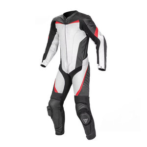 Combinaison de course en cuir pour moto personnalisée, noire et blanche, combinaison de moto en cuir pour pilote rapide avec design personnalisé - Product Image 1