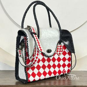 Bolso de mano de moda para mujer, elegante bolso tote diario con estampado a cuadros, de cuero vacuno con cierre metálico, bandolera. - Product Image 1