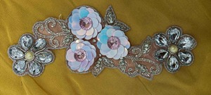Apliques de flores de tela bordados a mano con cuentas personalizadas para ropa y accesorios - Product Image 2