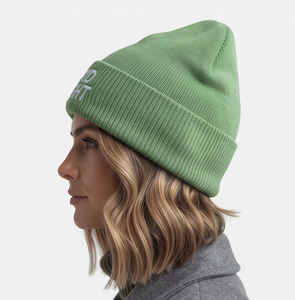 Gorro de Lana Personalizado con Bordado para Mujer, Gorro de Invierno Tejido Suave y Cálido para Uso Casual, 100% Acrílico, Talla Adulto 56-58CM - Product Image 3
