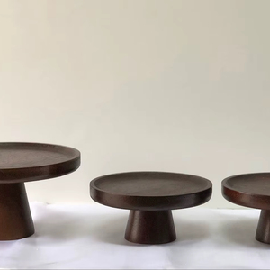 Support à gâteau réglable en bois, écologique et fait main, pour boulangeries et événements - Product Image 1