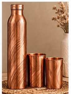 Bouteille d'eau isotherme moderne en cuivre à double paroi, anti-fuite, avec deux verres, ensemble cadeau écologique - Product Image 4