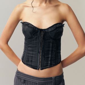 เสื้อครอปเซ็ทสีดำแบบไร้สายรัดไหล่สำหรับผู้หญิง  แบบผูกเชือกด้านหน้า  ขายส่ง  เสื้อครอปเซ็ททรงหลอดแบบเซ็กซี่  มีโครงดันทรง  กระชับรูปร่าง  เหมาะสำหรับงานปาร์ตี้ - Product Image 2