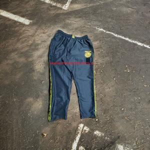 Pantalons d'entraînement Krav Maga personnalisables avec bande jaune, pantalons Krav Maga pour les arts martiaux - Product Image 1