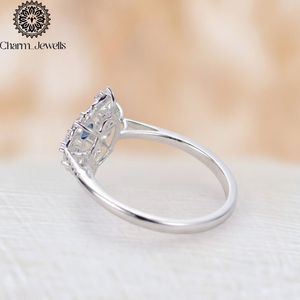 แหวนหมั้นผู้หญิง Charm ทำจากเงินแท้ 925 ประดับด้วยโมอิสซาไนต์ทรงคุชชั่น ตัวเรือนแบบ Prong Setting สไตล์วินเทจ - Product Image 6
