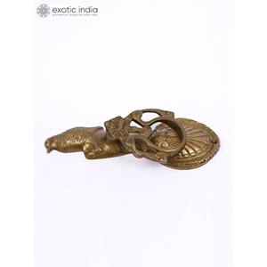 Aldaba de puerta de diseño de pájaro Kiritmukha de latón hecho a mano de 9 pulgadas para decoración del hogar y propósito de regalo hecho en La India - Product Image 3