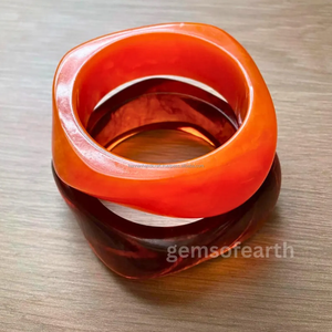 Lujoso brazalete de resina de estilo moderno para mujer epoxi negro con accesorio de moda de diseño elegante - Product Image 3