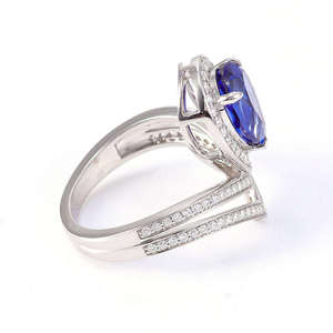 Anillo de Plata de Ley 925 Chapado en Oro de 18K con Engaste de Garras, Moissanita Josephine de 3 Quilates Certificada por GRA, Diseño de Corona de Doble Fila, de Moda - Product Image 4