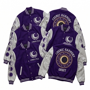 Chaqueta Letterman al por mayor, azul marino, de lana, estilo universitario, con bordado de navegación global, <span class=keywords><strong>vuelo</strong></span> cósmico, <span class=keywords><strong>cometa</strong></span> y galaxia, y detalles en cuero crema. - Product Image 2