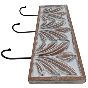 Organisateur de clés mural en bois sculpté Smart Art, finition blanchie à la chaux, fait main, avec 3 crochets pour vêtements, en bois d'ingénierie - Product Image 4