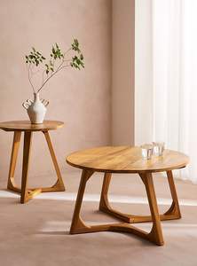 Mesa de Centro de Madera Artesanal Hecha a Mano con Construcción de Madera Sólida, Acabado Natural, Diseño Elegante para Sala de Estar - Product Image 2