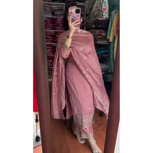 Magnifique ensemble haut-bas et Dupatta avec broderie Séquence Travail Taille XL - Product Image 2