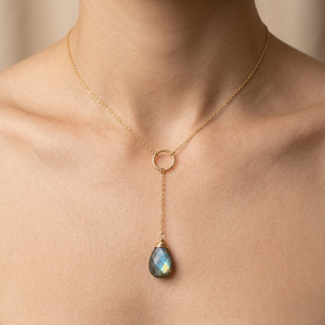 Collier pendentif goutte d'eau en labradorite naturelle 18 mm, laiton plaqué or rose, personnalisable, bijoux pierre de avril - Product Image 1