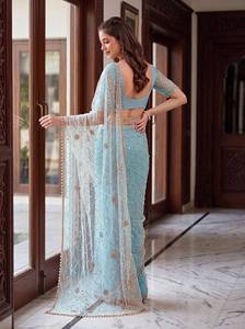 Sari Antra Lifestyle con Borde de Perlas y Lentejuelas Florales en Cuadrícula, 7 Colores - Estilo Bollywood, Absorbe la Humedad, Materiales Reciclados - Product Image 6