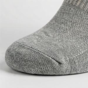 Calcetines de Ciclismo Deportivos Transpirables para Hombre y Mujer, Calcetines de Ruta para Carreras al Aire Libre, Rendimiento Atlético, Absorción de Humedad, Duraderos, Color Personalizado - Product Image 6