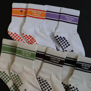 Calcetines Antideslizantes Personalizados al por Mayor, Diseño Personalizado para Amantes del Matcha, Fabricante de Calcetines de Yoga y Pilates, Calcetines Gruesos de Alta Calidad para Mujer - Product Image 3
