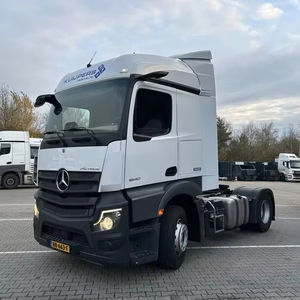 Camion tracteur diesel 6x4 à boîte de vitesses manuelle, poids lourd, pour un contrôle de précision dans la logistique et le transport de marchandises - Product Image 1