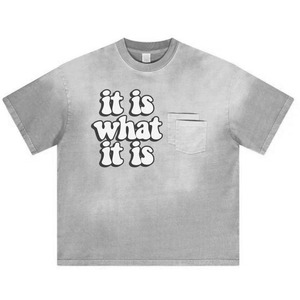 เสื้อยืดโอเวอร์ไซส์สีเทา ผู้ชาย สไตล์ลำลอง คอกลม แขนสั้น พิมพ์ลายตัวอักษร ผ้าเจอร์ซีย์ 100% คอตตอน ดีไซน์กระเป๋าโลโก้ด้านหน้า - Product Image 6