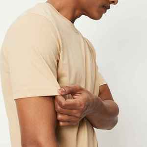 T-shirt décontracté pour homme, beige, à manches courtes et col rond – 100 % coton jersey, écologique, teinture unie, couleur unie, coupe classique, 220 g - Product Image 4