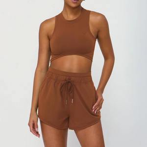 Conjunto de sujetador deportivo y shorts de yoga para mujer al por mayor personalizado - Sujetador deportivo ajustado con espalda cruzada y shorts de cintura media, tela transpirable de secado rápido para - Product Image 2