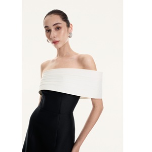 Robes de Soirée Luxueuses pour Femmes en Gros ISOLDE – Robe Longue Asymétrique Anti-Plis, Respirante et Chaude avec Contraste - Product Image 4