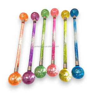 Jouets classiques sensoriels de bâton en plastique coloré pour l'activité amusante remplie d'eau d'enfants pour des parties - Product Image 1