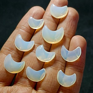 Opale blanche naturelle en forme de croissant de lune, pierre précieuse de 18 mm, lisse, sculptée à la main, cristal en vrac, prix de gros pour la fabrication de bijoux - Product Image 3