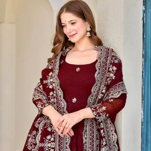 Conjunto Anarkali de Seda con Textura Rígida y Detalles Bordados, Estilo Bollywood, Largo hasta el Suelo, para Fiestas y Eventos Festivos - Product Image 1