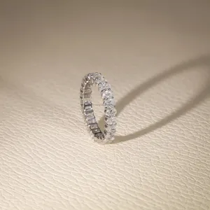 Elegante Anillo de Diamantes con Corte Esmeralda y Ovalado en Oro Amarillo |   Anillo de Compromiso y Boda de Lujo con Dos Piedras y Brillo Radiante, Ideal para Regalo - Product Image 4