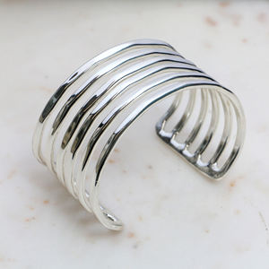 Bracelet manchette multi-rangs en laiton fait main - Jonc large superposé plaqué argent poli miroir pour femme - Product Image 3