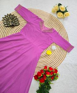 Kurti en coton rose pâle pour femme, style Riche Look, en velours, brodé à la main, une pièce, pour usage quotidien, décontracté, en stock, vêtement ethnique - Product Image 1