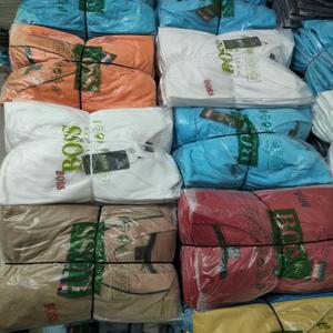 Stock de vêtements de haute qualité du Bangladesh disponible. Le plus grand vendeur de stocks de vêtements du Bangladesh. Surplus de t-shirts de marque. - Product Image 4