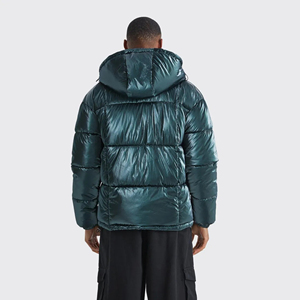 Chaqueta de plumón para hombre con logo personalizado, estilo urbano de invierno, brillante, corta, para exteriores, con capucha de plumón de pato - Product Image 5