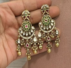 Ensemble collier et boucles d'oreilles en or plaqué, inspiré de Sabyasachi, de qualité supérieure, artisanal, avec perles Kundan Polki, pour fêtes et fiançailles - Product Image 2