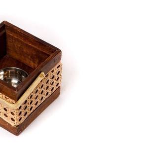 Quemador de Incienso Cuadrado de Madera y Ratán al por Mayor, Incensario de Lujo para Bakhoor con Asa Metálica, Decoración Moderna para Mesa de Ramadán - Product Image 5