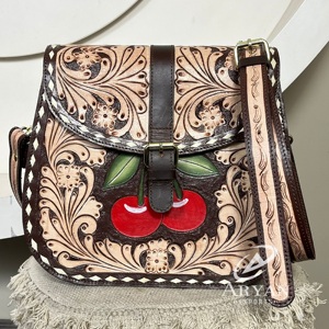 Bolso Bandolera de Cuero Genuino Hecho a Mano con Diseño Floral de Cerezas y Motivos Western, Bolsos Cruzados para Mujer - Product Image 1
