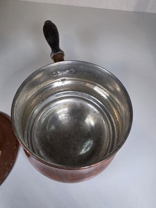 Casserole en cuivre de forme ronde, design vintage, poignée en bois, ustensile de cuisine en métal durable, utilisation générale pour cuisinière à gaz et à induction - Product Image 5