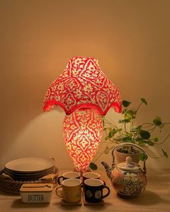 Lampes de table élégantes faites à la main de style Pop Art avec abat-jour en résine osseuse, décoration écologique pour la maison - Product Image 5