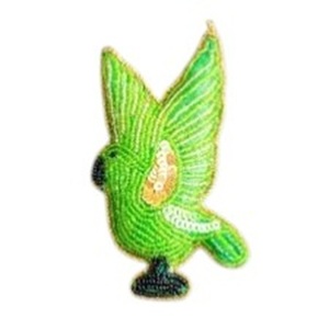 4. Adorno Colgante de Loro Verde con Bordado Zari, Hecho a Mano con Cuentas, para Decoración Navideña y Festiva - Product Image 4