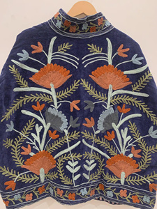 Chaqueta de terciopelo para mujer al por mayor, bordada con motivos florales, abrigo corto hecho a mano, chaqueta bohemia de invierno, ropa étnica de diseñador - Product Image 2