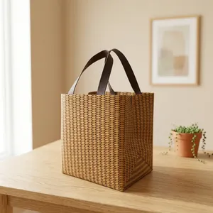 Bolsa Tejida de PP Laminado, Bolsa de Mano de Mimbre Tejido con Asas de Cuero, Bolsa de Compras Reutilizable, Color Marrón Natural - Product Image 1