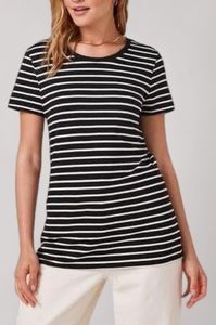 T-shirt pour femme de qualité durable, résistant au rétrécissement, tissu haute densité, vêtements rayés modernes de qualité - Product Image 3