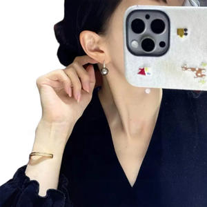 Pendientes de Perlas de Agua Dulce S925 de Alta Calidad, Redondos con Luz Intensa, Diseño de Plata Sofisticado - Product Image 5