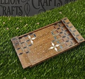 Plateau décoratif en bois géométrique incrusté, rectangulaire, artisanat traditionnel en bois, plateau de service - Product Image 2